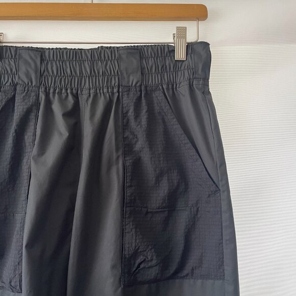 Nike Women’s Lightweight Athletic Track Pants Medium Black Parachute Pants - Picture 4 of 9